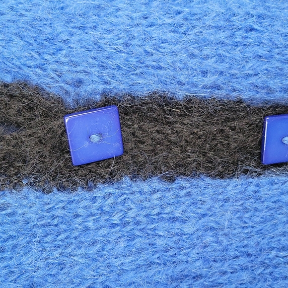 GORGEOUS VINTAGE HOLLY'S HANDKNIT SWEATER.  MADE IN ENGLAND. - Picture 3 of 16